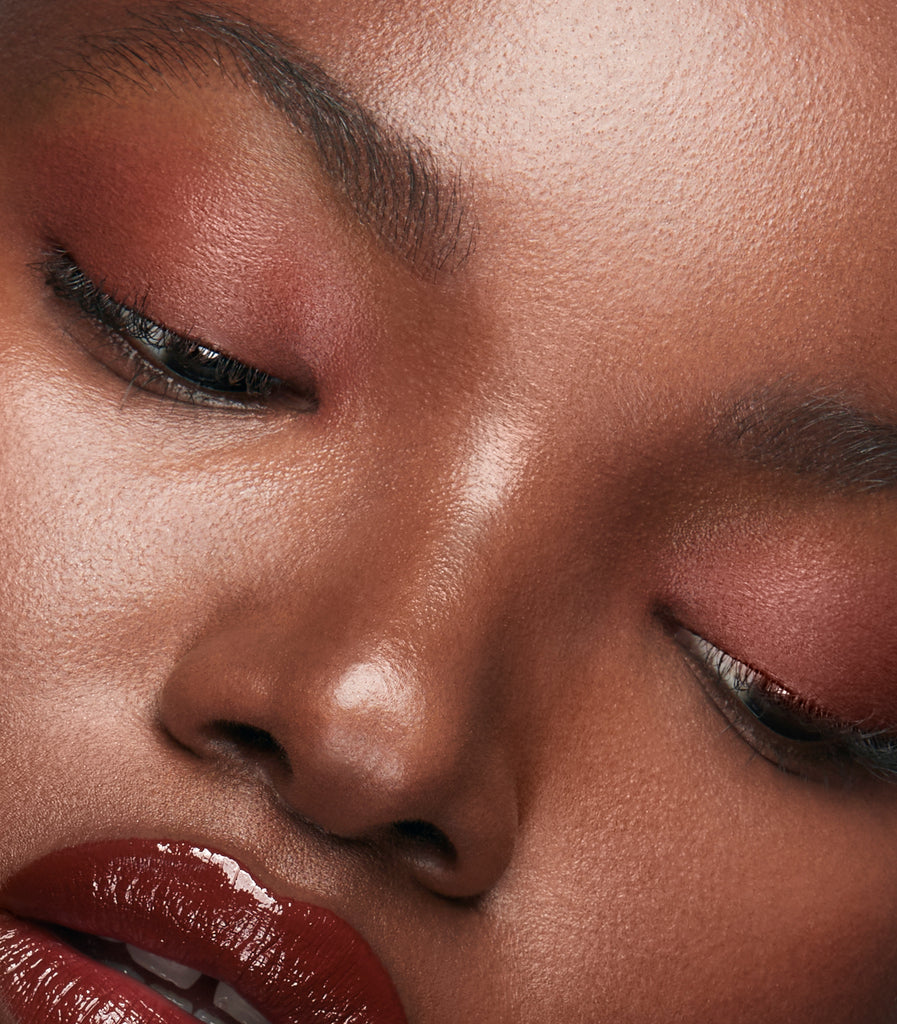 Eye Shaping Stylo is Available in 10 Shades