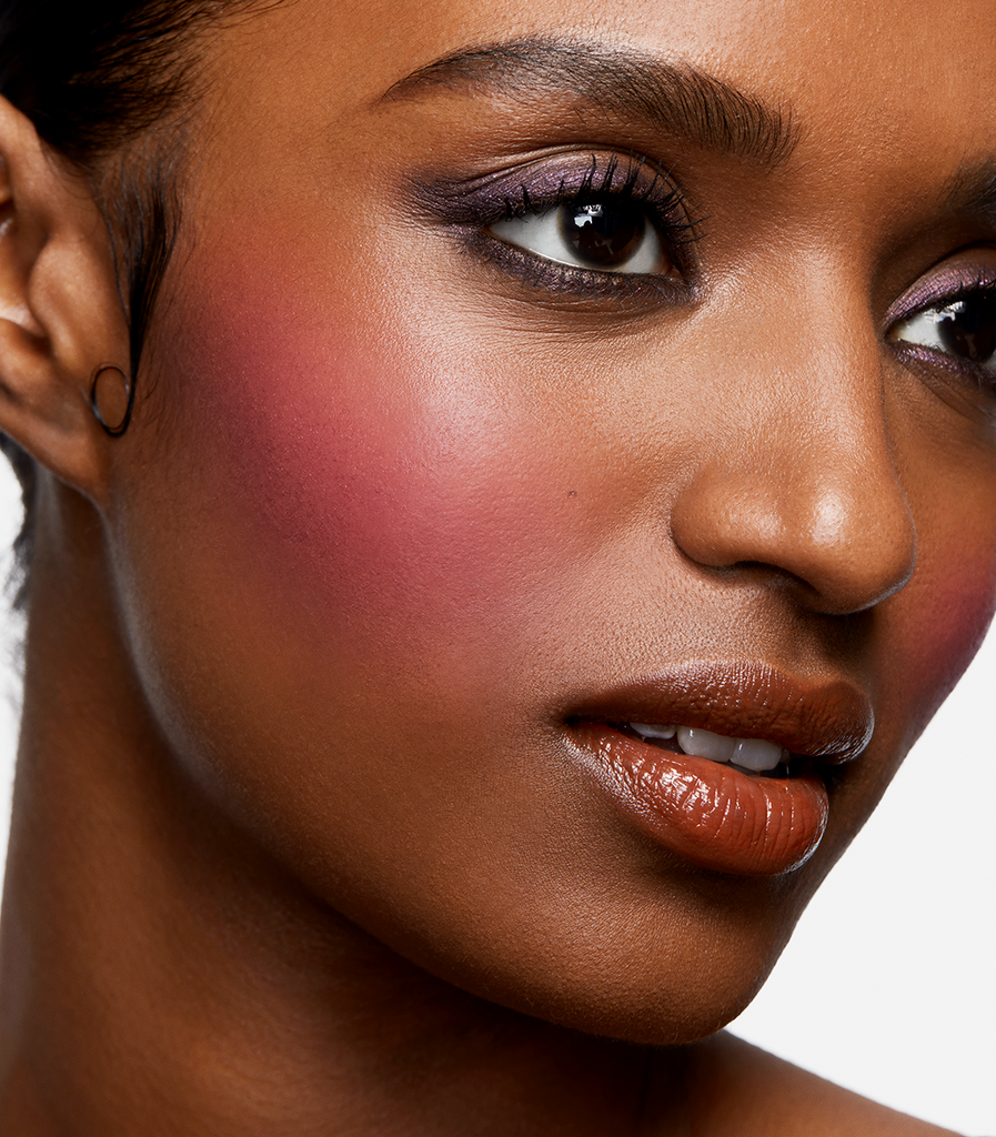 Sabrin wears Heat Stroke in Stimulated